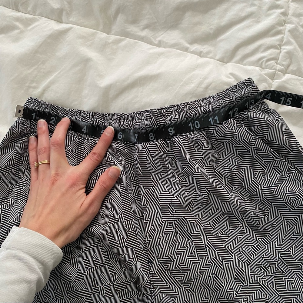 Lululemon // seawheeze linerless pacebreaker 7” S - Picture 5 of 5